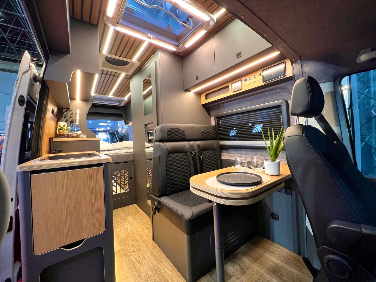 Wiemobil MAN TGE 720 mit schickem neuen Sitzdesign