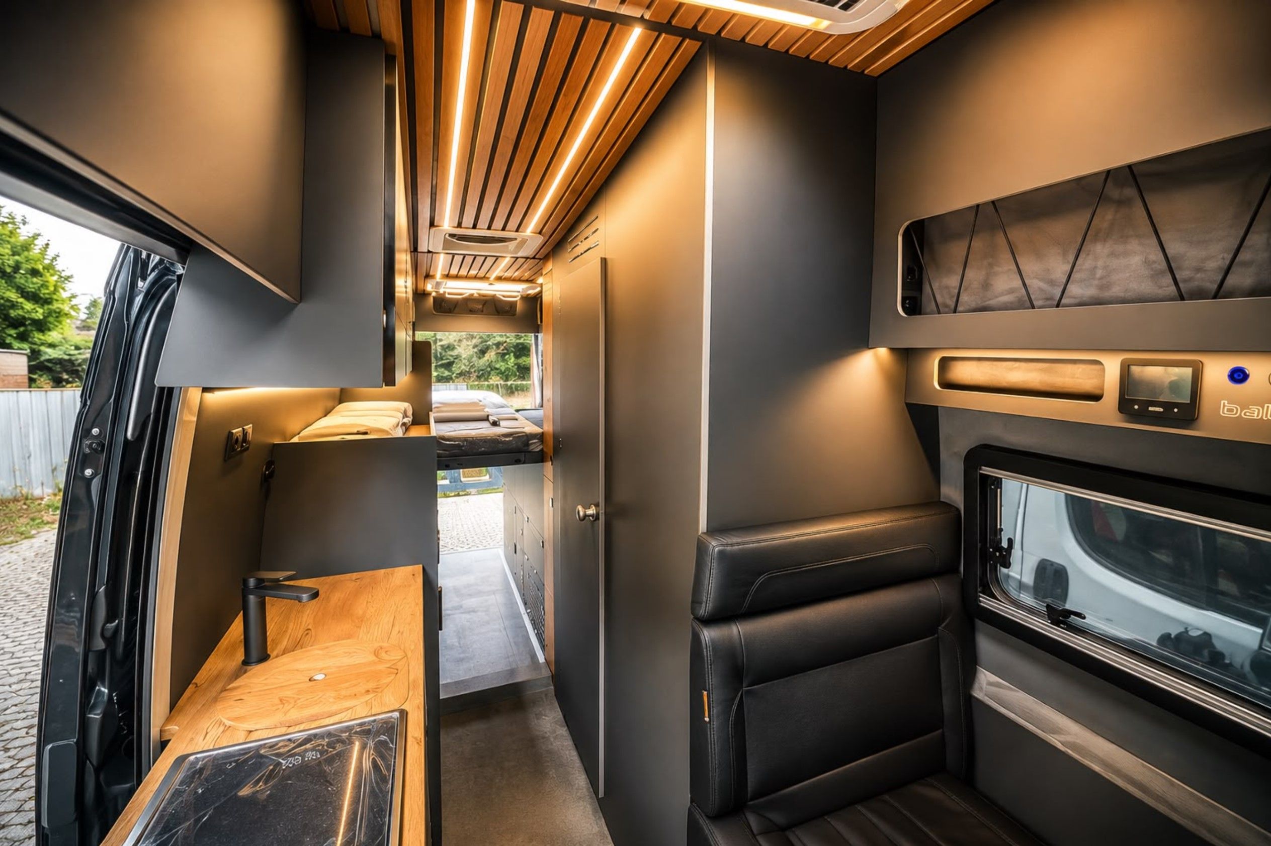 Wiemobil Sprinter 742 4x4 Brandlhof mit Hochbett und XXL-Bad