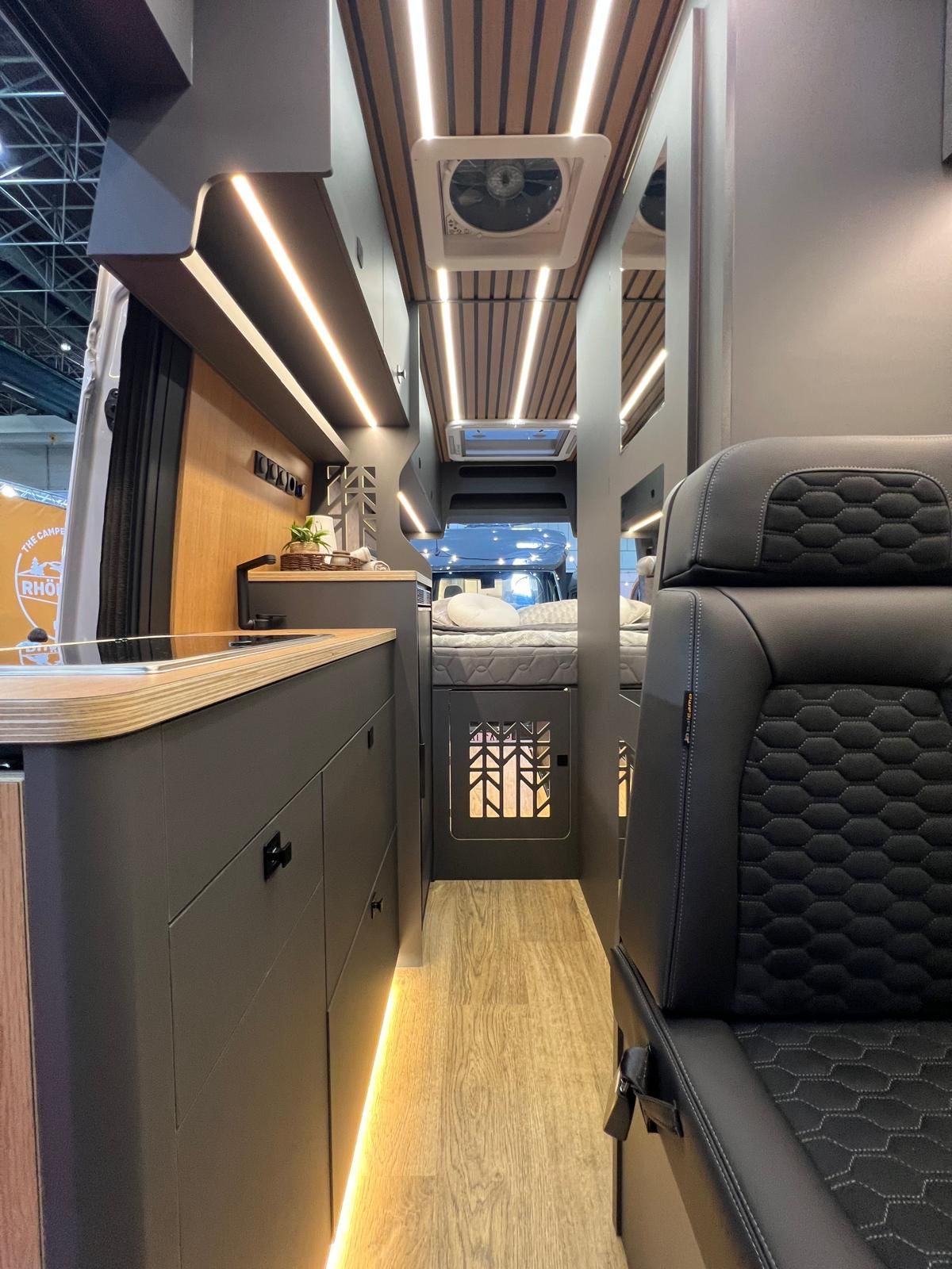 Wiemobil MAN TGE 720 mit schickem neuen Sitzdesign und neuem Holzboden
