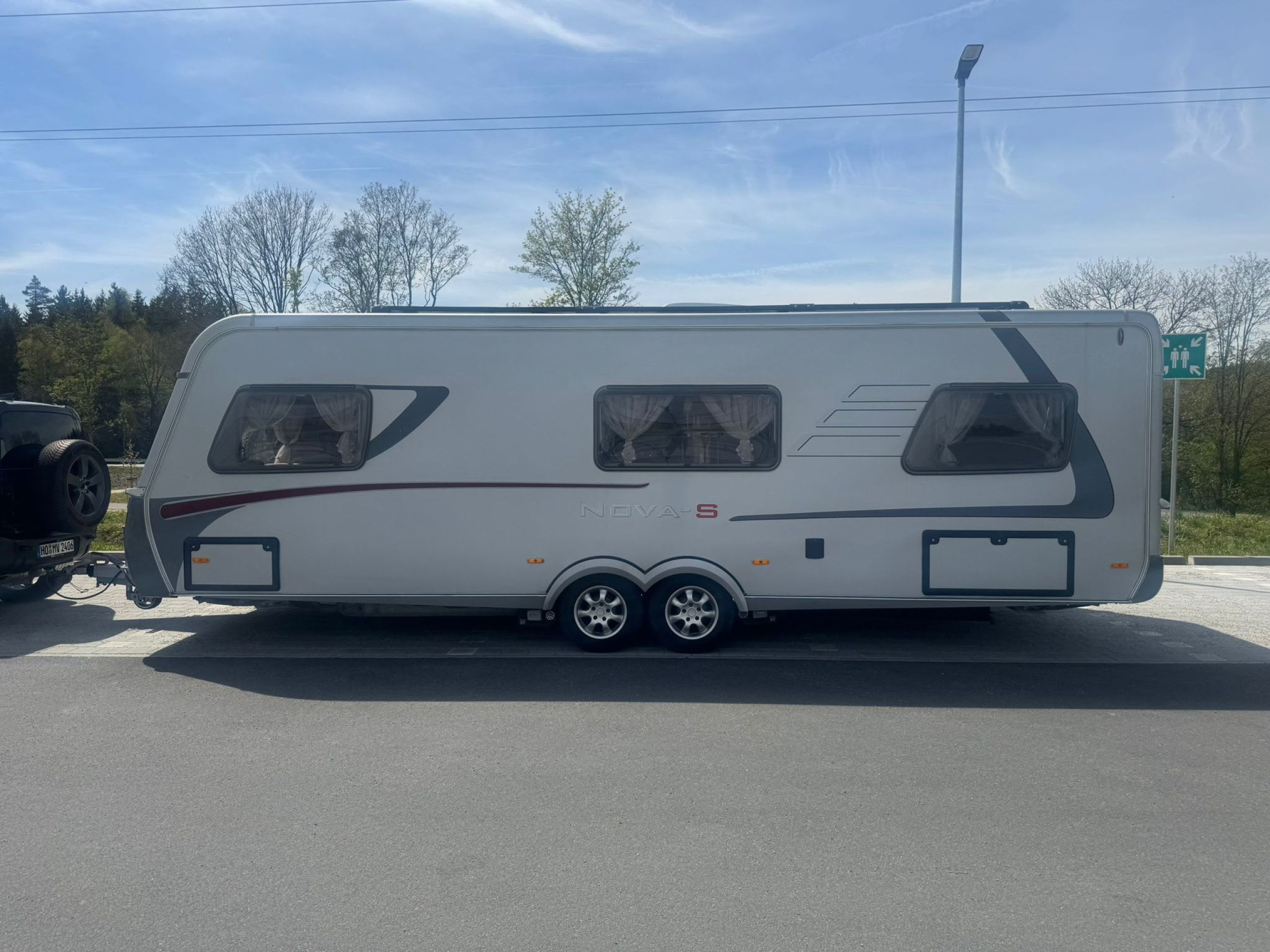 Carbosphere 8 Carbon Camper von Wiemobil